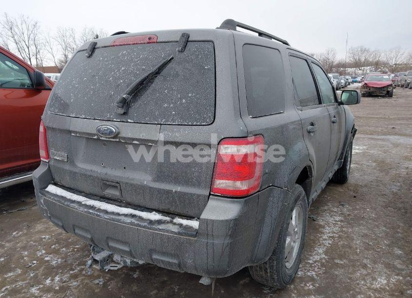 Photo 4 of 2010 Ford Escape XLT (VIN 1FMCU0D76AKA42828)