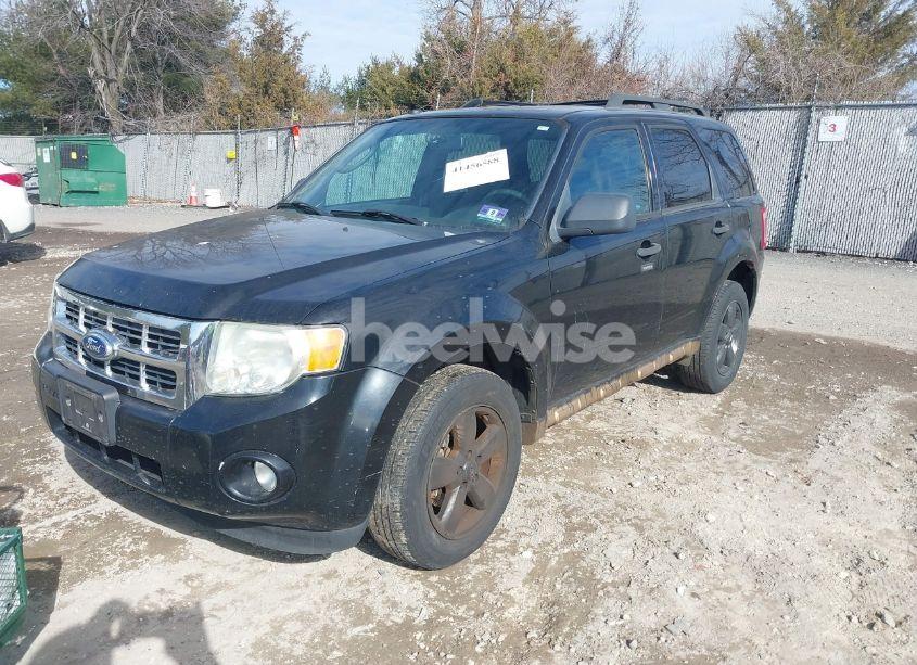 Photo 2 of 2010 Ford Escape XLT (VIN 1FMCU0D76AKA69379)