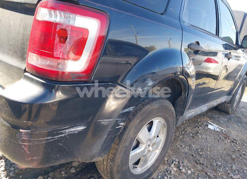 Photo 12 of 2010 Ford Escape XLT (VIN 1FMCU0D76AKB11680)