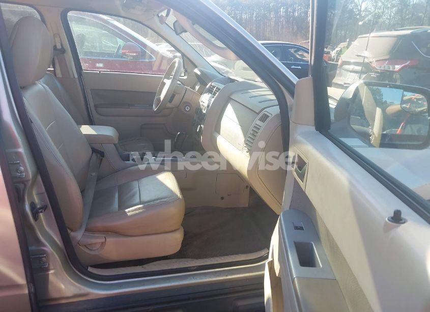 Photo 5 of 2010 Ford Escape XLT (VIN 1FMCU0D76AKD42286)