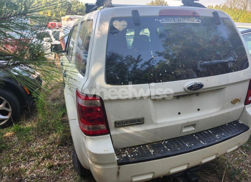 Photo 3 of 2011 Ford Escape (VIN 1FMCU0D76BKA12200)