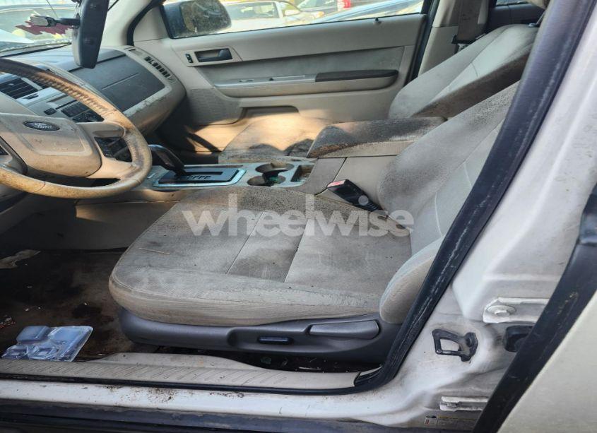 Photo 5 of 2011 Ford Escape (VIN 1FMCU0D76BKA12200)