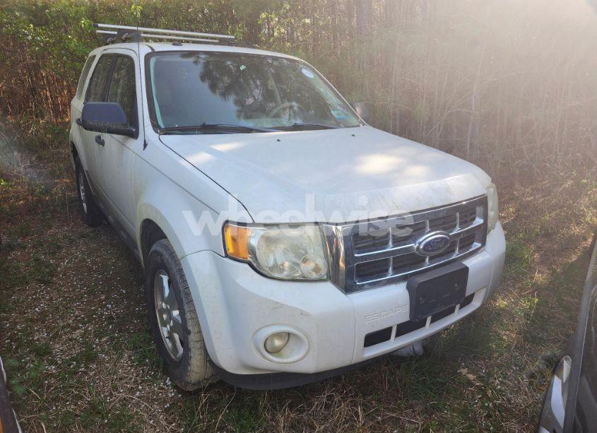 Photo 6 of 2011 Ford Escape (VIN 1FMCU0D76BKA12200)