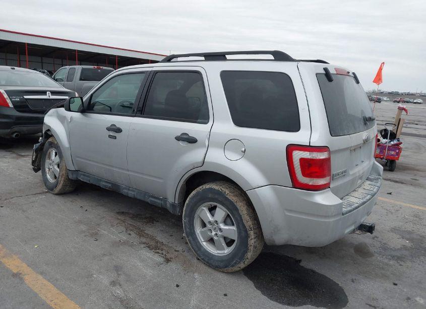 Photo 3 of 2011 Ford Escape XLT (VIN 1FMCU0D76BKA21849)
