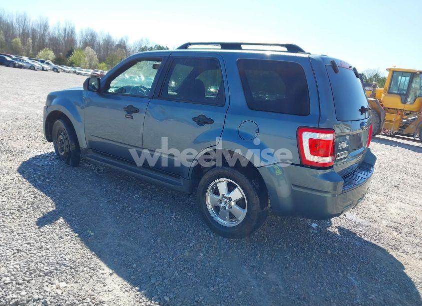 Photo 3 of 2011 Ford Escape XLT (VIN 1FMCU0D76BKA44838)