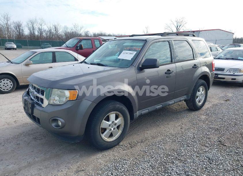 Photo 2 of 2011 Ford Escape XLT (VIN 1FMCU0D76BKA73451)