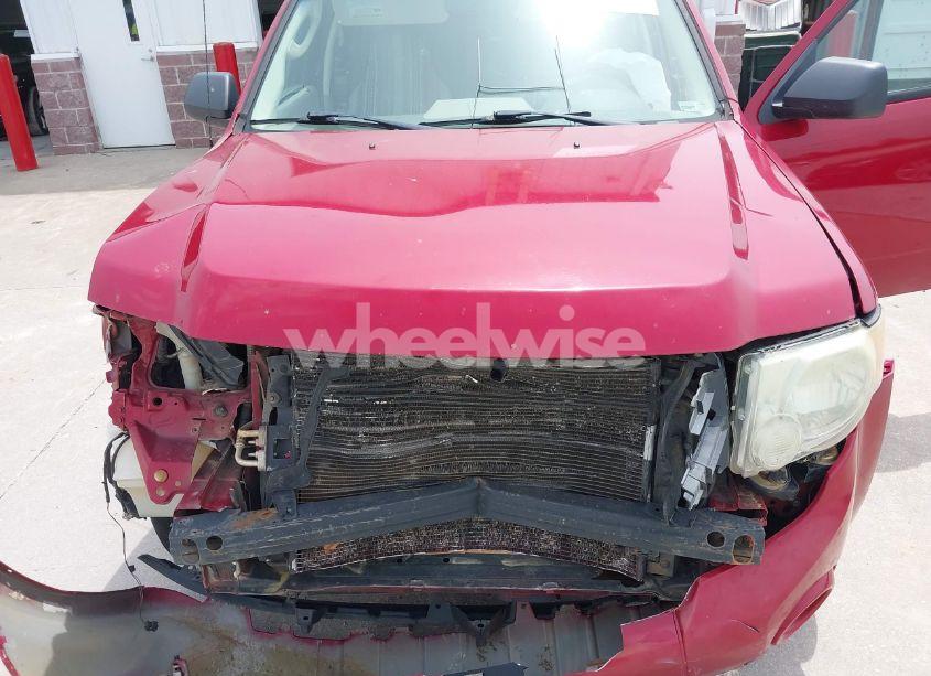 Photo 10 of 2011 Ford Escape XLT (VIN 1FMCU0D76BKA74180)