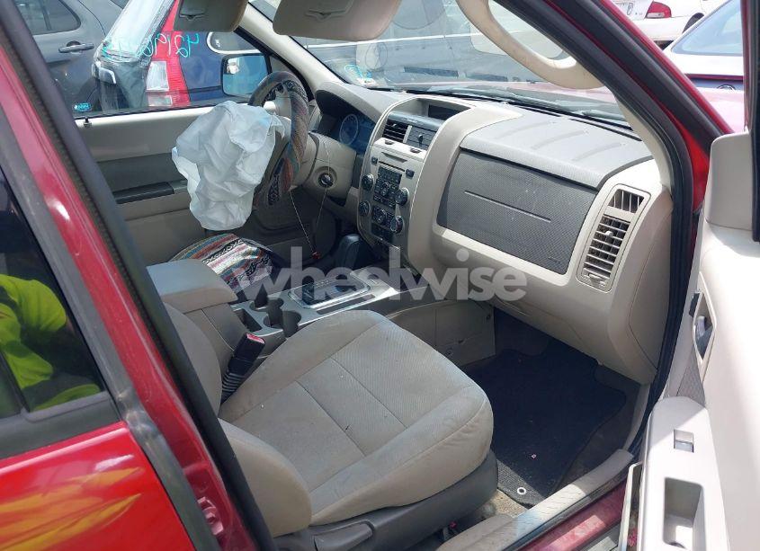 Photo 5 of 2011 Ford Escape XLT (VIN 1FMCU0D76BKA74180)