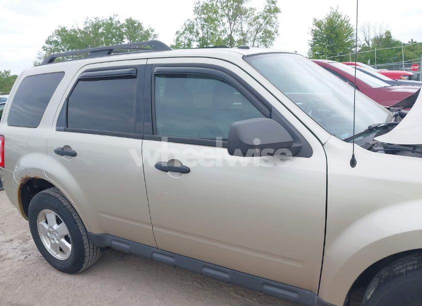 Photo 13 of 2011 Ford Escape XLT (VIN 1FMCU0D76BKB02169)