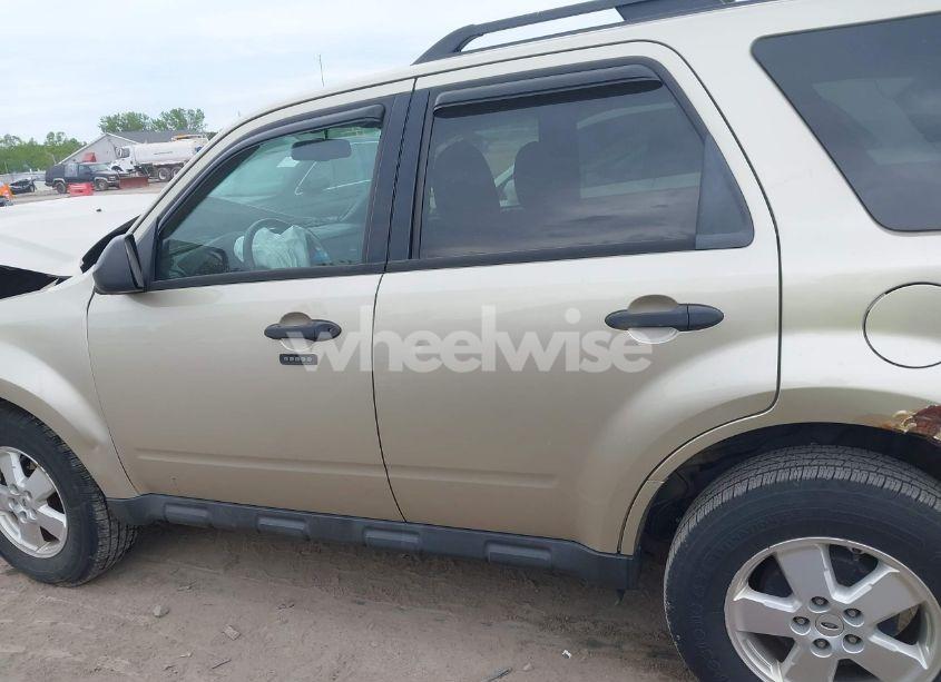 Photo 14 of 2011 Ford Escape XLT (VIN 1FMCU0D76BKB02169)