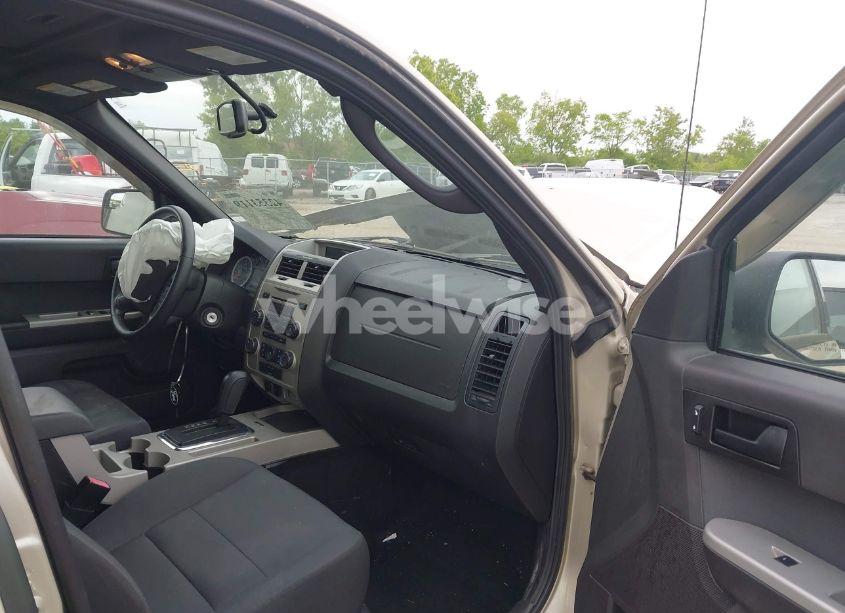 Photo 5 of 2011 Ford Escape XLT (VIN 1FMCU0D76BKB02169)