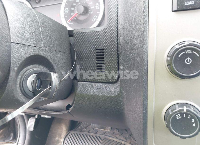 Photo 11 of 2011 Ford Escape XLT (VIN 1FMCU0D76BKB32918)