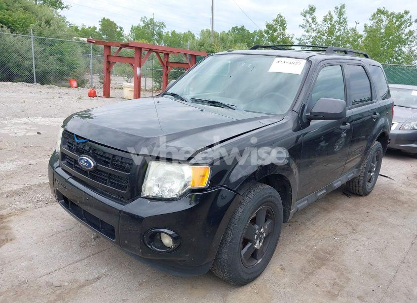 Photo 2 of 2011 Ford Escape XLT (VIN 1FMCU0D76BKB32918)