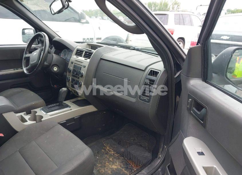 Photo 5 of 2011 Ford Escape XLT (VIN 1FMCU0D76BKB32918)