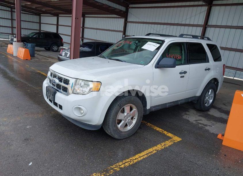 Photo 2 of 2011 Ford Escape XLT (VIN 1FMCU0D76BKB73937)