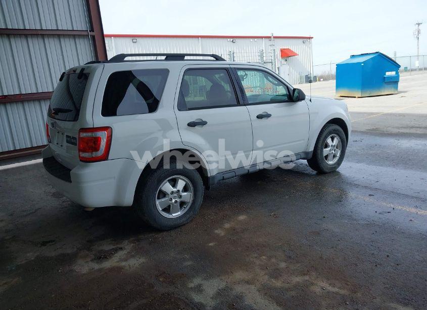 Photo 4 of 2011 Ford Escape XLT (VIN 1FMCU0D76BKB73937)