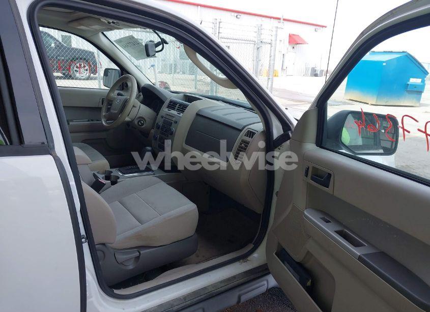 Photo 5 of 2011 Ford Escape XLT (VIN 1FMCU0D76BKB73937)