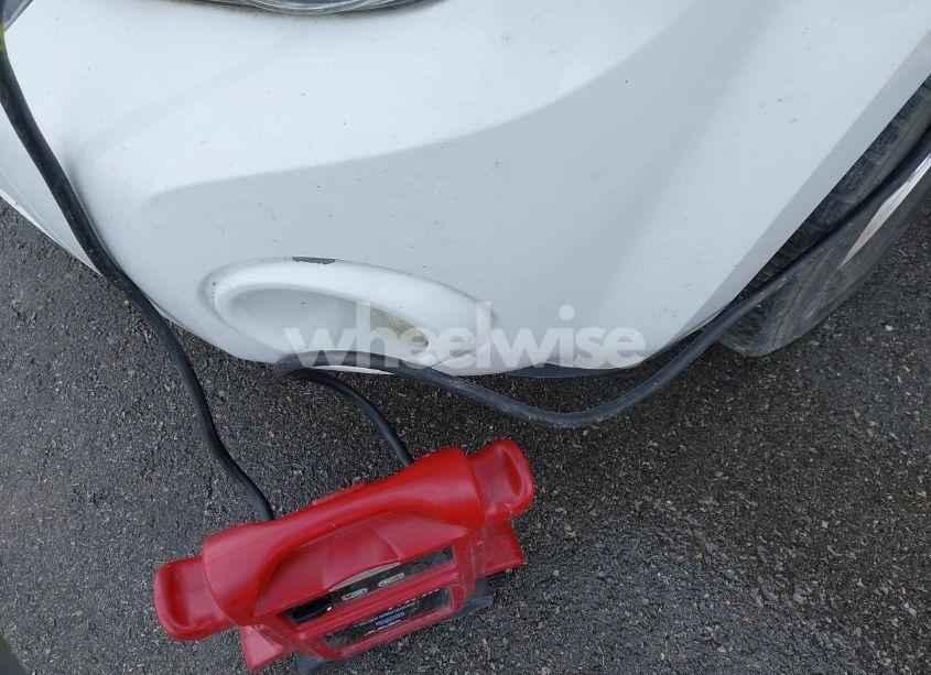 Photo 6 of 2011 Ford Escape XLT (VIN 1FMCU0D76BKB73937)