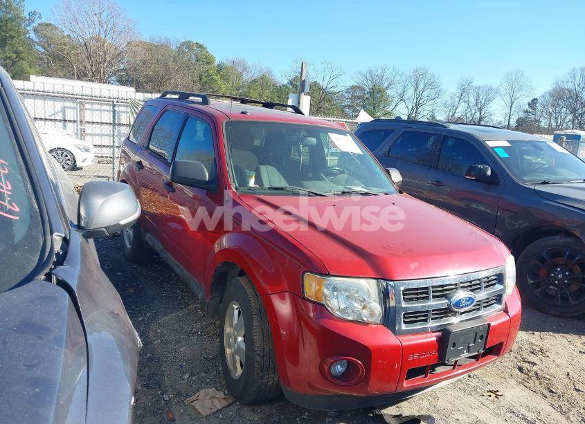 2011 Ford Escape XLT (VIN 1FMCU0D76BKB89698) main photo