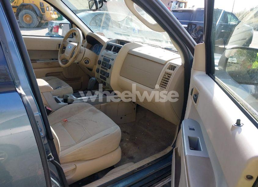 Photo 5 of 2011 Ford Escape XLT (VIN 1FMCU0D76BKB94836)