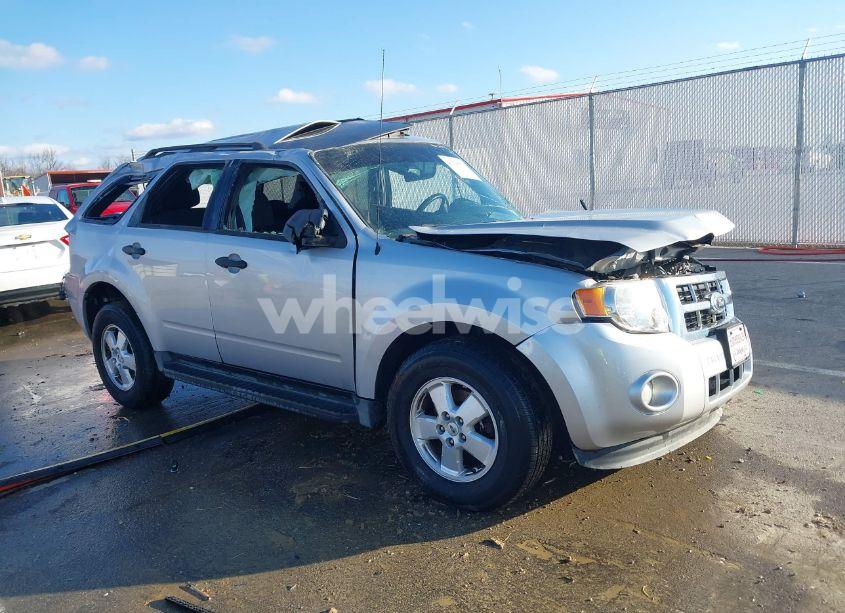2012 Ford Escape XLT (VIN 1FMCU0D76CKB51860) main photo