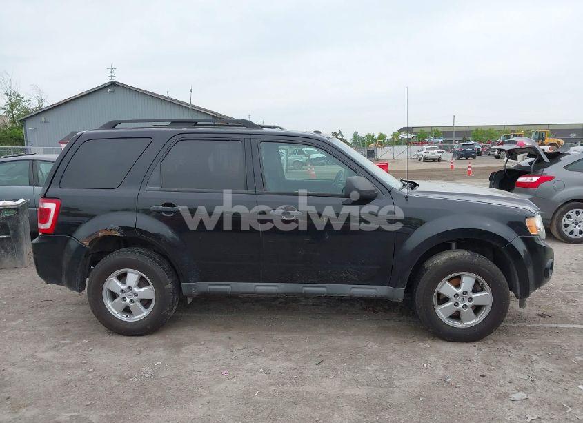 Photo 13 of 2010 Ford Escape XLT (VIN 1FMCU0D77AKA11703)