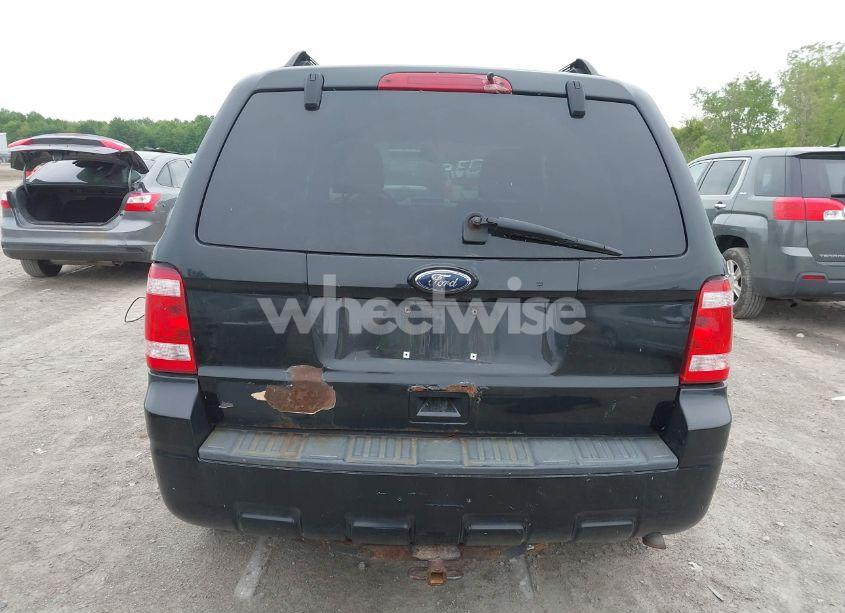 Photo 16 of 2010 Ford Escape XLT (VIN 1FMCU0D77AKA11703)
