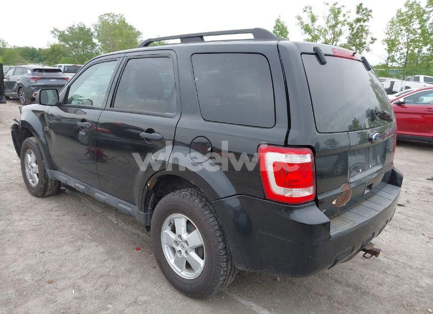 Photo 3 of 2010 Ford Escape XLT (VIN 1FMCU0D77AKA11703)