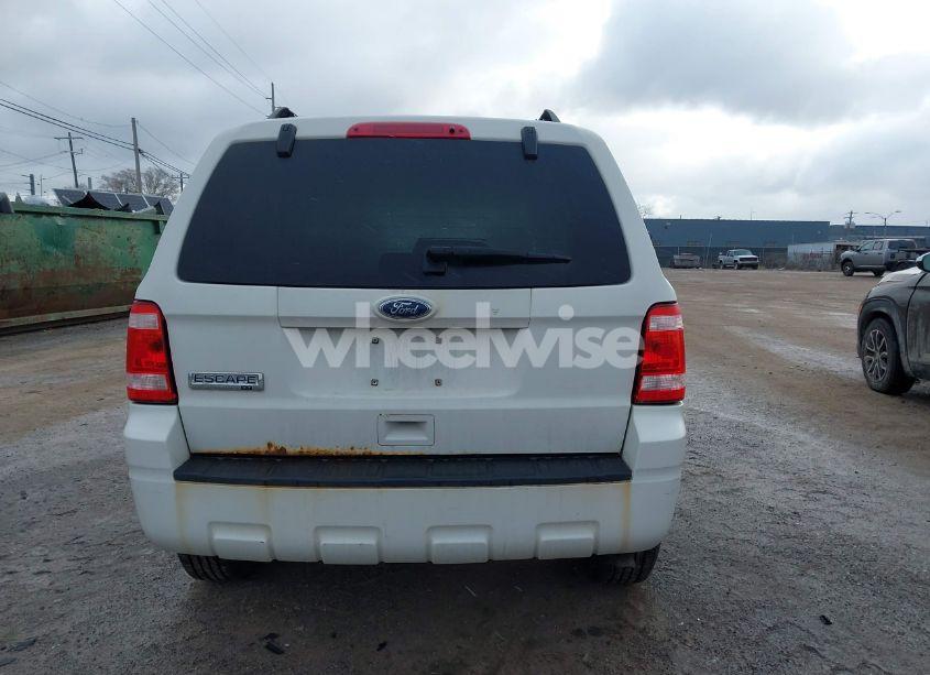 Photo 16 of 2010 Ford Escape XLT (VIN 1FMCU0D77AKA31935)