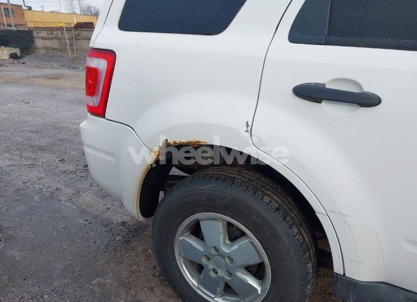 Photo 18 of 2010 Ford Escape XLT (VIN 1FMCU0D77AKA31935)