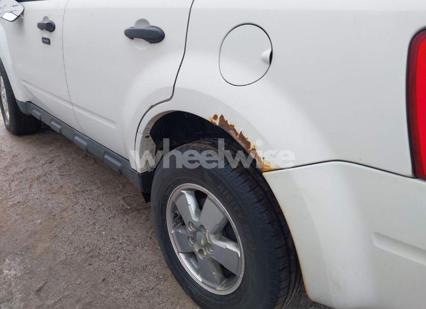 Photo 20 of 2010 Ford Escape XLT (VIN 1FMCU0D77AKA31935)