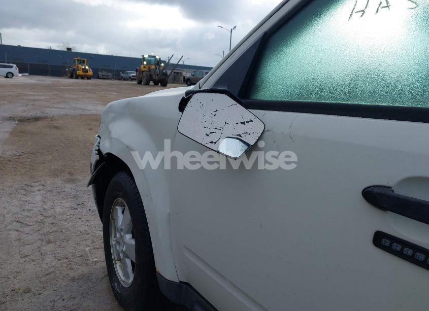 Photo 21 of 2010 Ford Escape XLT (VIN 1FMCU0D77AKA31935)