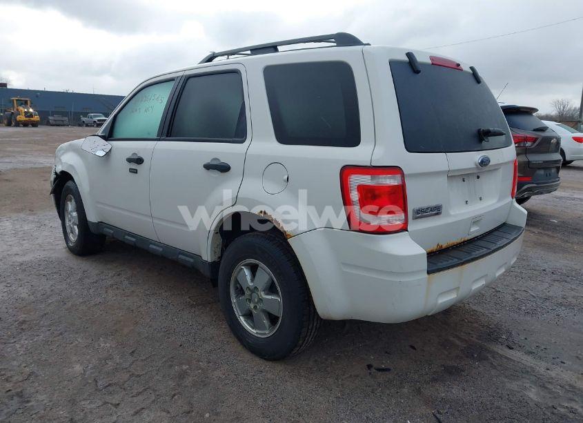Photo 3 of 2010 Ford Escape XLT (VIN 1FMCU0D77AKA31935)