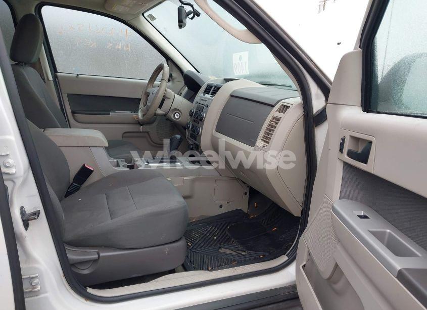 Photo 5 of 2010 Ford Escape XLT (VIN 1FMCU0D77AKA31935)