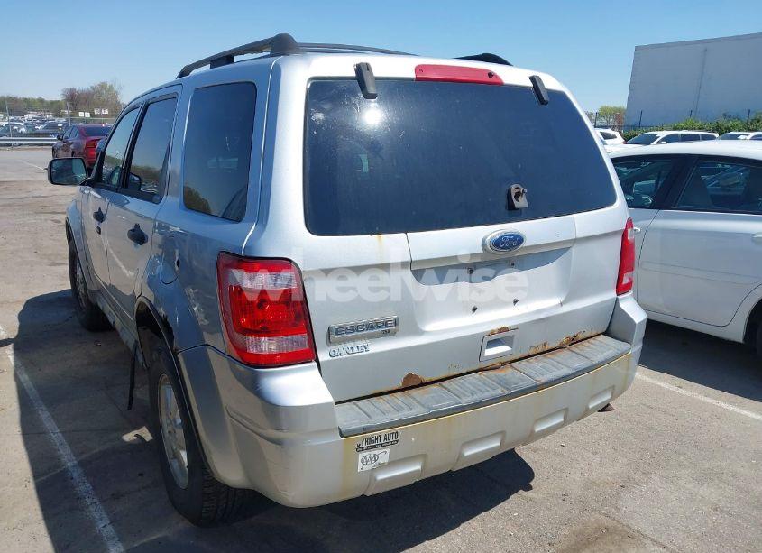 Photo 3 of 2010 Ford Escape XLT (VIN 1FMCU0D77AKB31632)