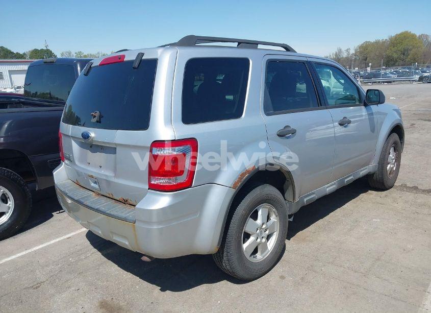 Photo 4 of 2010 Ford Escape XLT (VIN 1FMCU0D77AKB31632)