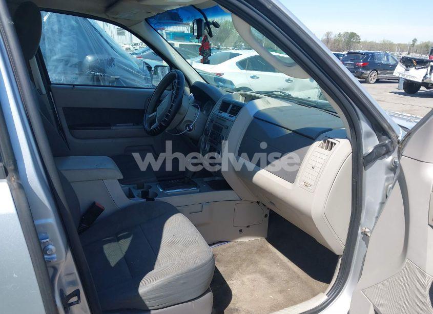 Photo 5 of 2010 Ford Escape XLT (VIN 1FMCU0D77AKB31632)