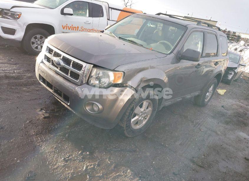 Photo 2 of 2010 Ford Escape XLT (VIN 1FMCU0D77AKB61410)