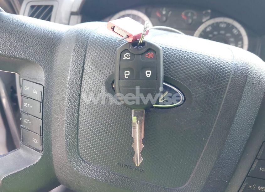 Photo 11 of 2010 Ford Escape XLT (VIN 1FMCU0D77AKC65556)