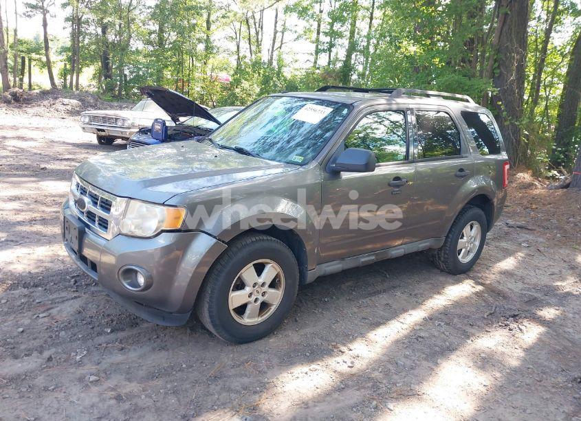 Photo 2 of 2010 Ford Escape XLT (VIN 1FMCU0D77AKC65556)