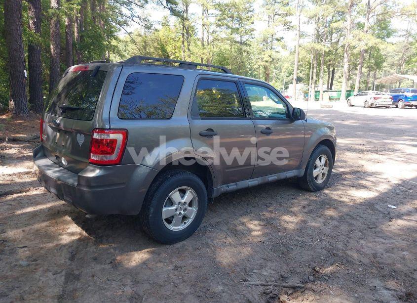 Photo 4 of 2010 Ford Escape XLT (VIN 1FMCU0D77AKC65556)