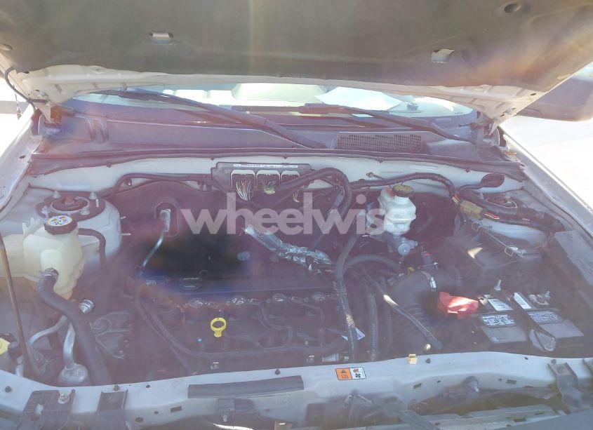 Photo 10 of 2010 Ford Escape XLT (VIN 1FMCU0D77AKD38652)