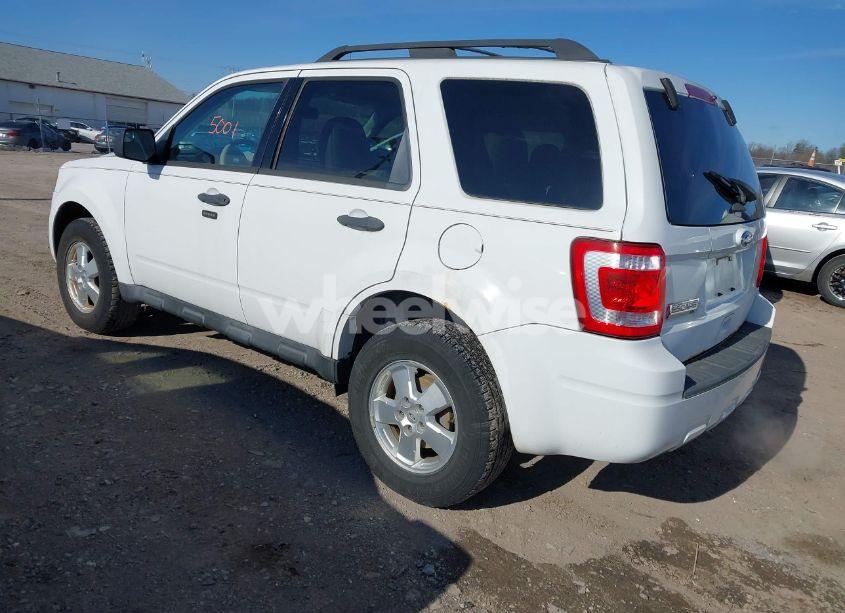 Photo 3 of 2011 Ford Escape XLT (VIN 1FMCU0D77BKB37190)