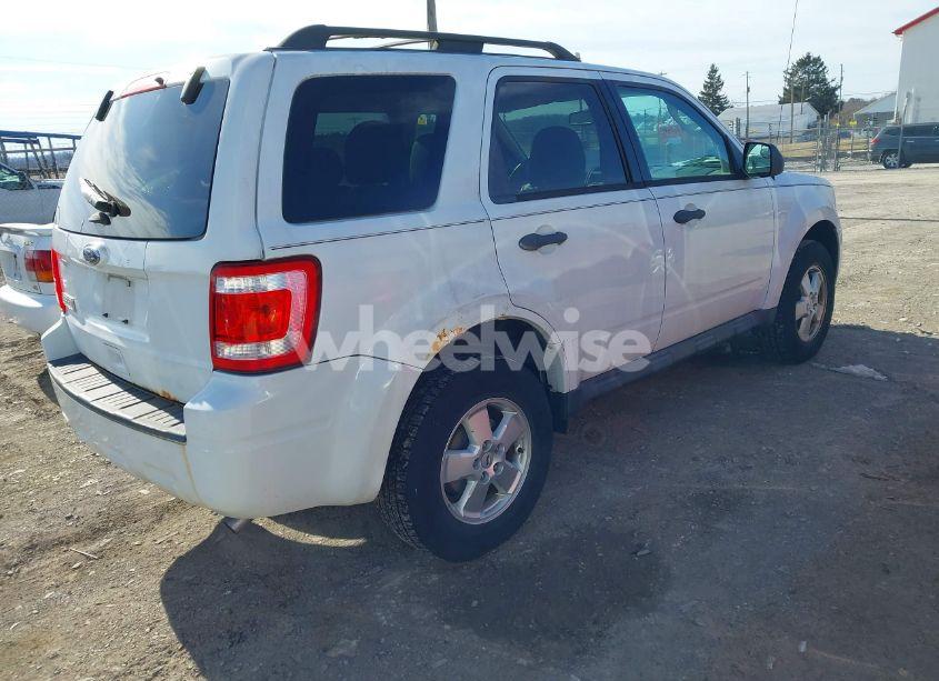 Photo 4 of 2011 Ford Escape XLT (VIN 1FMCU0D77BKB37190)