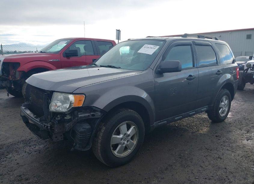 Photo 2 of 2011 Ford Escape XLT (VIN 1FMCU0D77BKB84493)