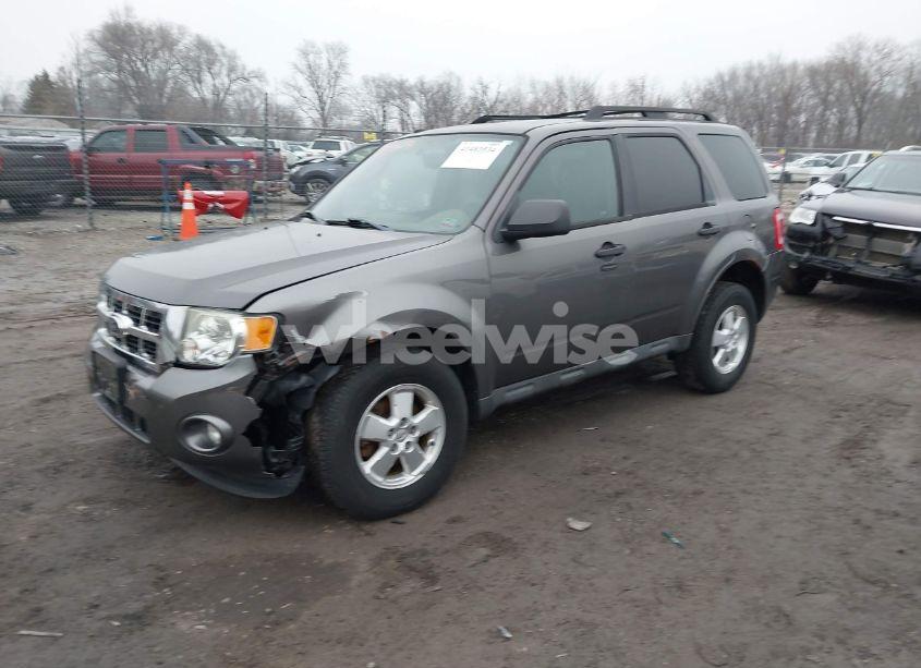 Photo 2 of 2011 Ford Escape XLT (VIN 1FMCU0D77BKC61945)