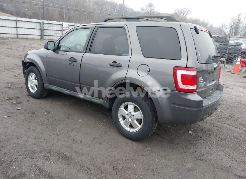 Photo 3 of 2011 Ford Escape XLT (VIN 1FMCU0D77BKC61945)