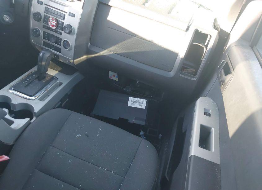 Photo 5 of 2010 Ford Escape XLT (VIN 1FMCU0D78AKC23588)
