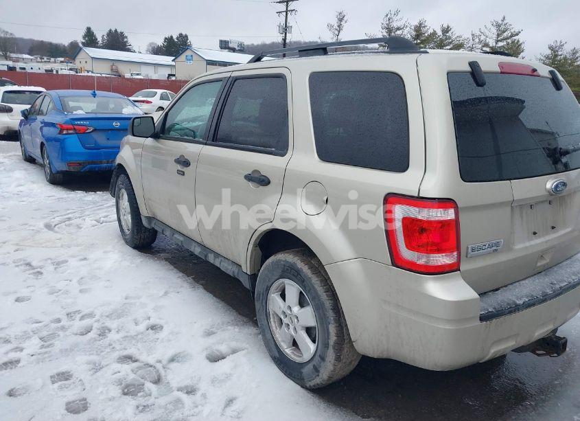 Photo 3 of 2010 Ford Escape XLT (VIN 1FMCU0D78AKC25339)