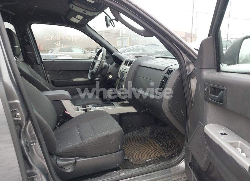 Photo 5 of 2010 Ford Escape XLT (VIN 1FMCU0D78AKC63217)